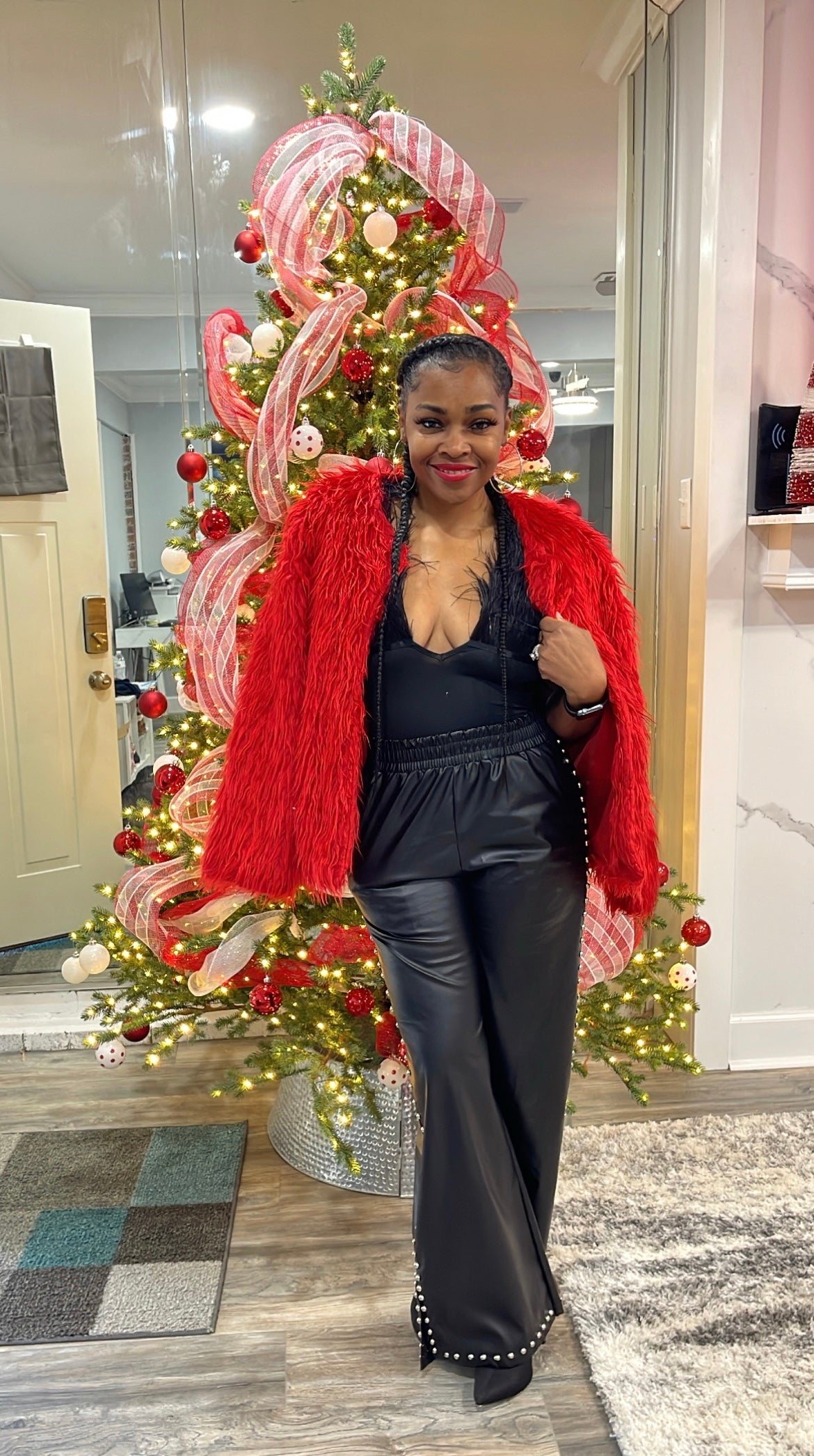 ad Holiday outfits that are versatile enough to go from work to parties. I  love this sequin blazer and faux leather leggings, and of cou... | Instagram